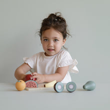 Load image into Gallery viewer, Cutting Fruit