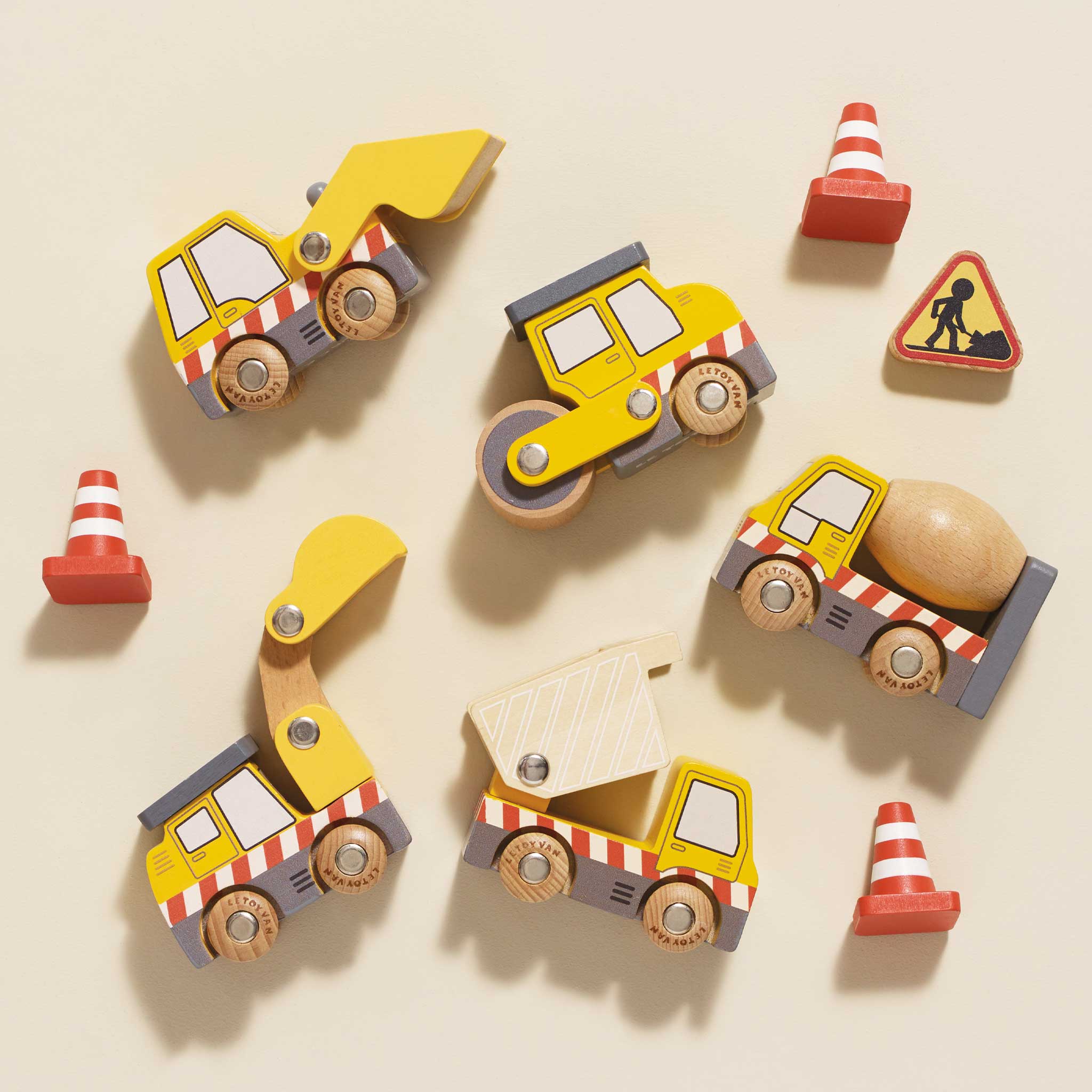 Le Toy Van Construction Set | Good Little Egg, image size:2048x2048