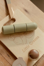 Load image into Gallery viewer, Slicing Vegetables and cutting vegetables 
