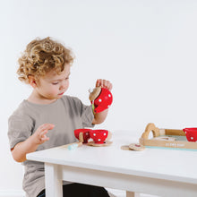 Load image into Gallery viewer, Le Toy Van Honeybake Tea Set
